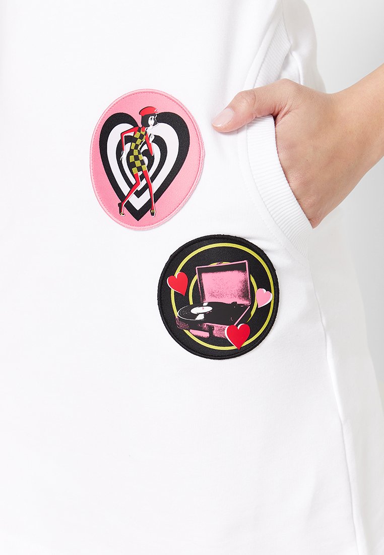 Love Moschino