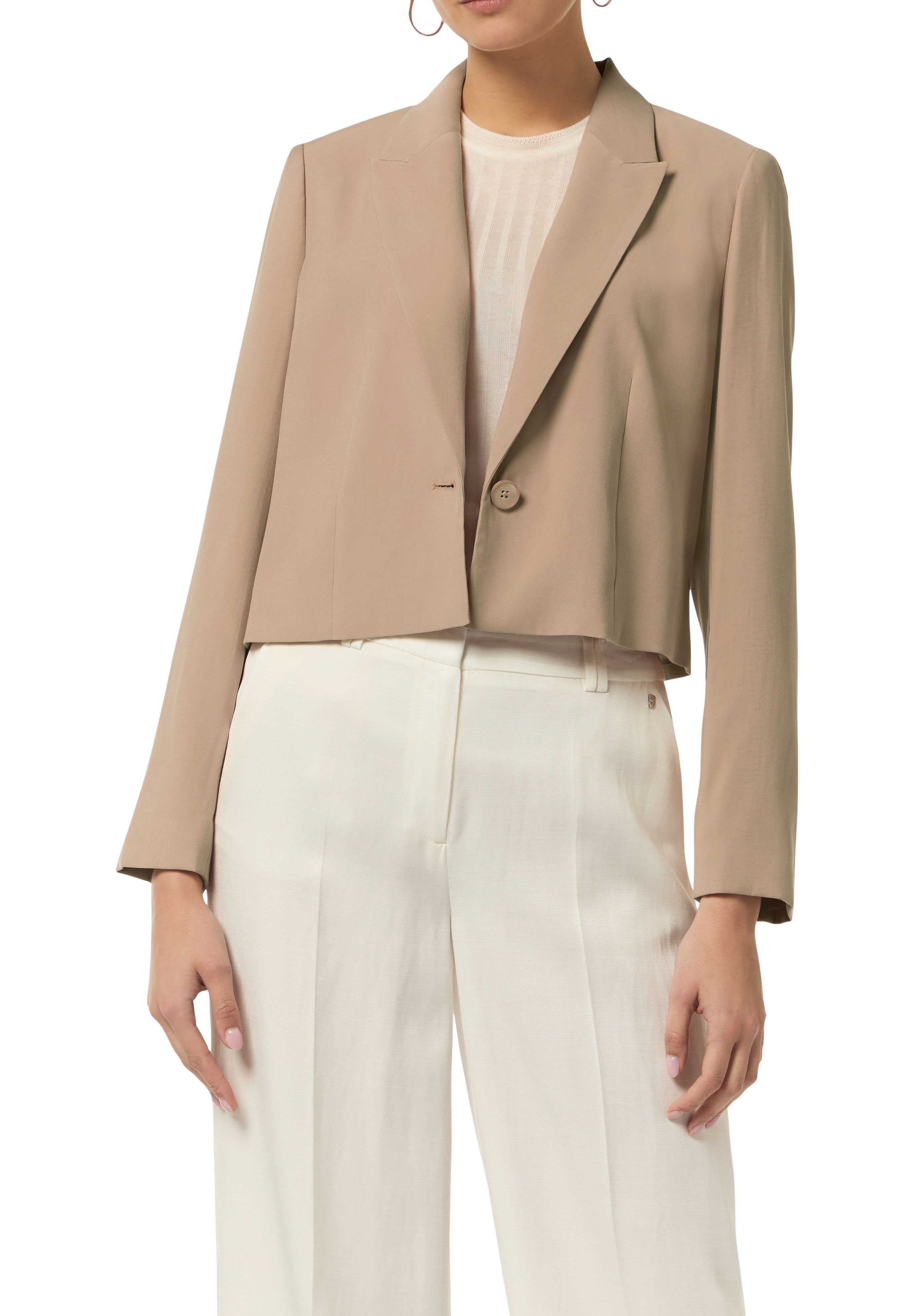comma Blazer Media 6