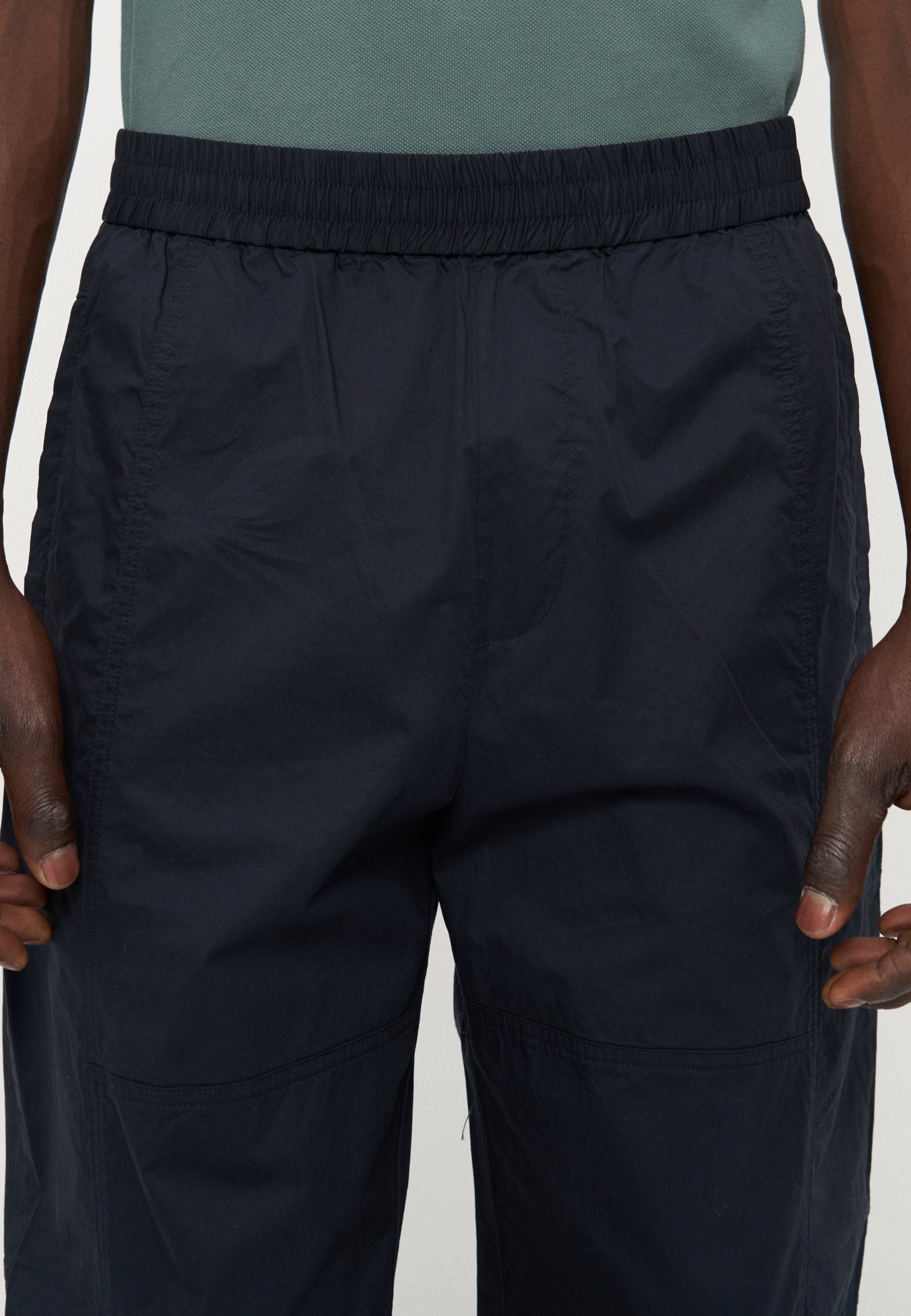 Armani Exchange Chino Media 5