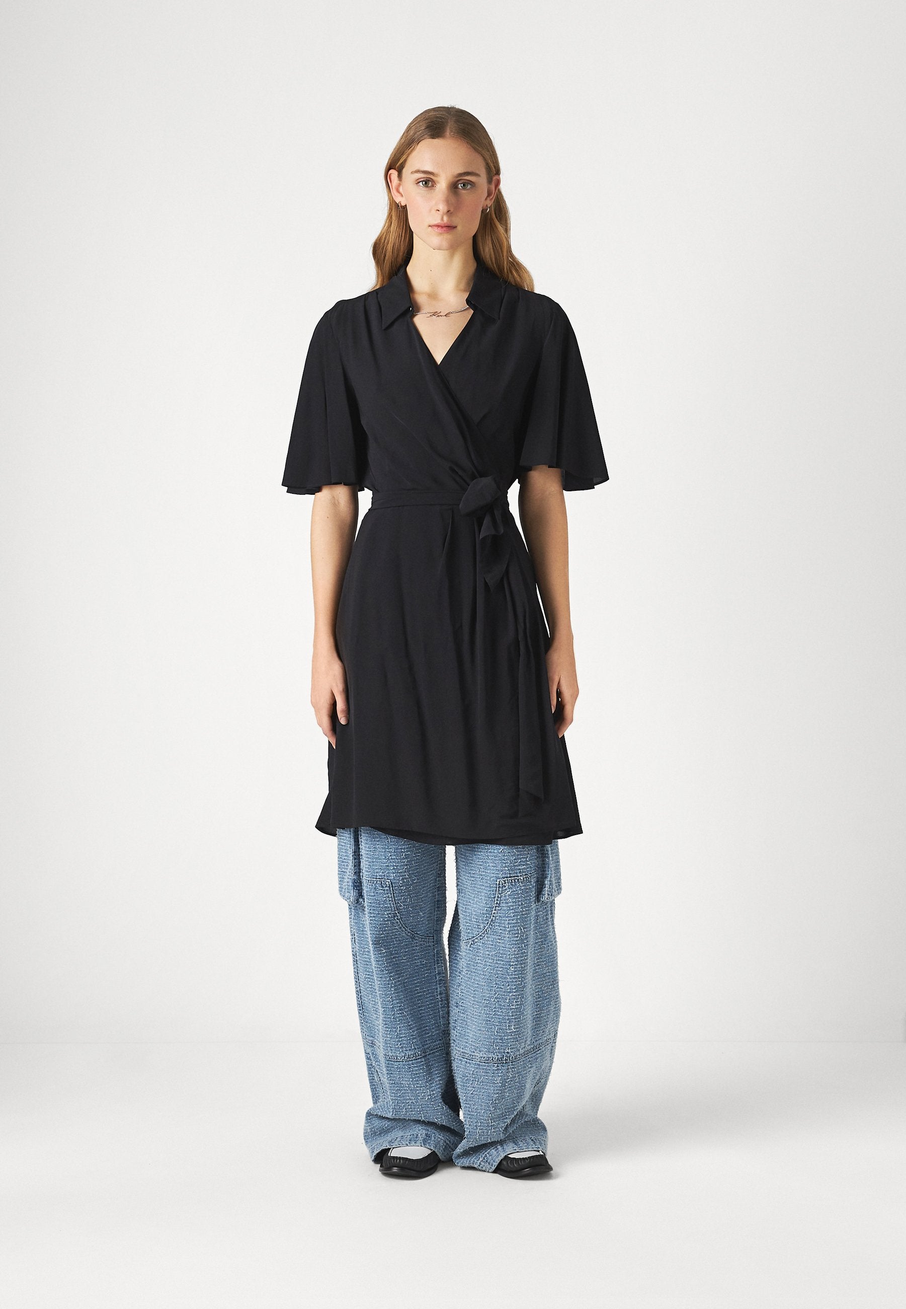 WRAP DRESS Media 3