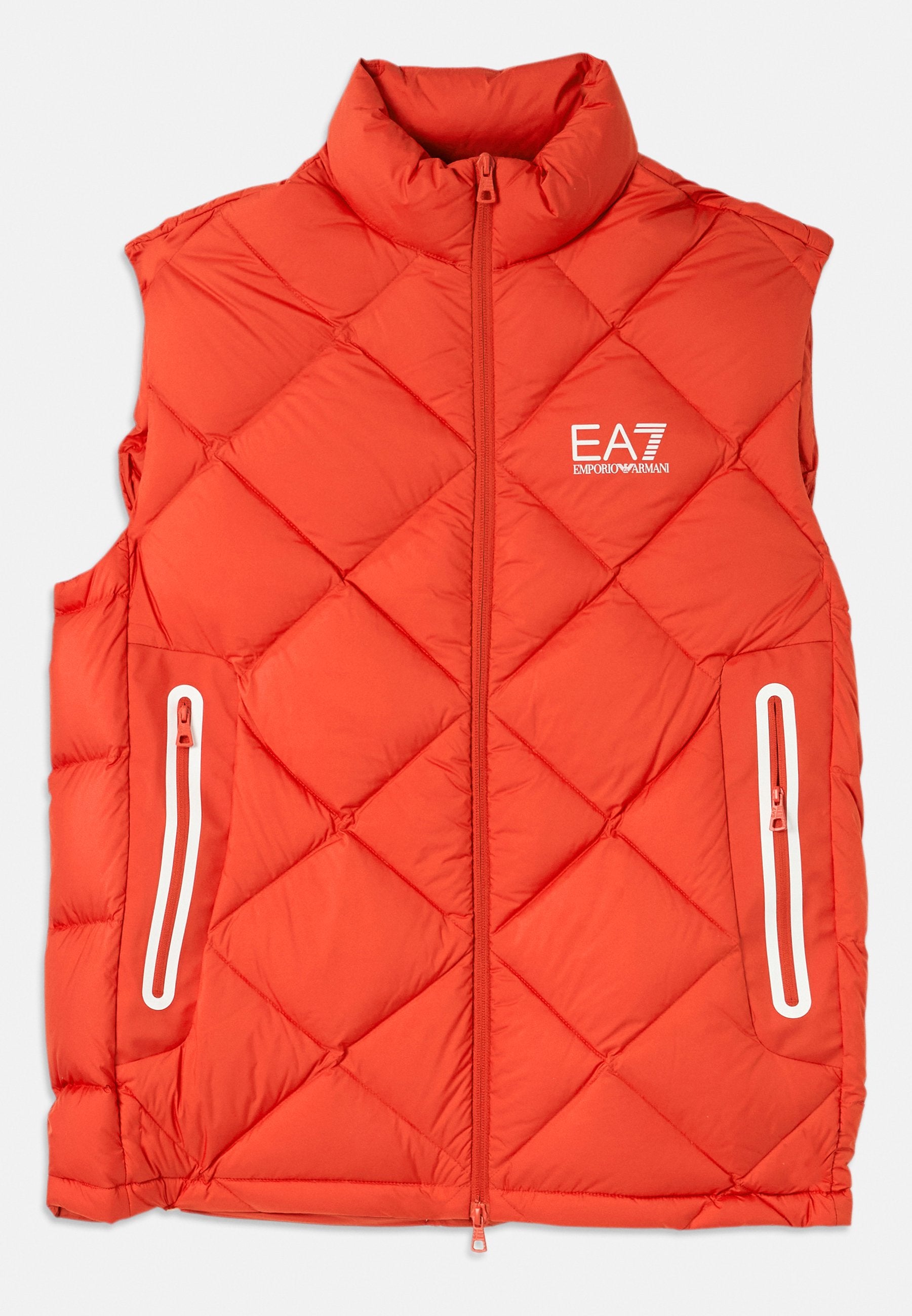 MOUNTAIN QUILTED VEST Media 1