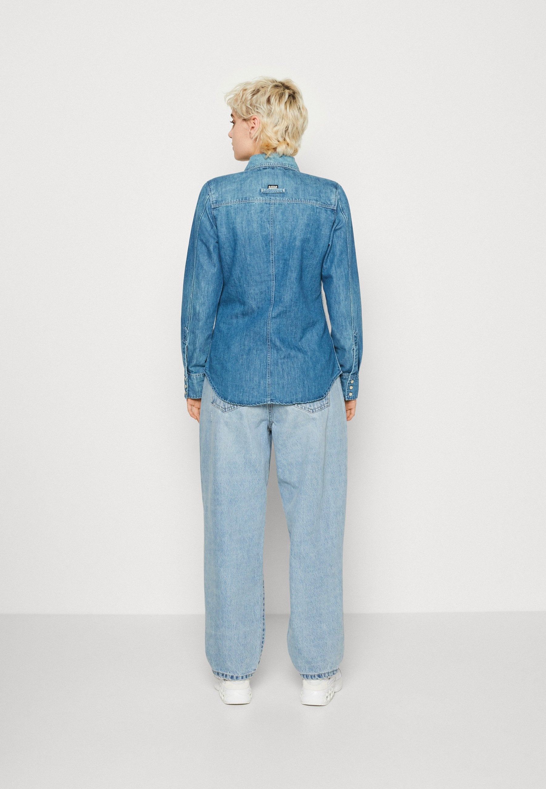 70'S SLIM SHIRT Media 4