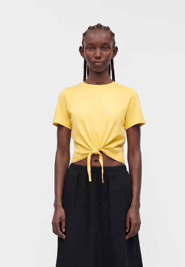 ONLY ONLMAY SHORT KNOT BOX - Print T-shirt - yellow