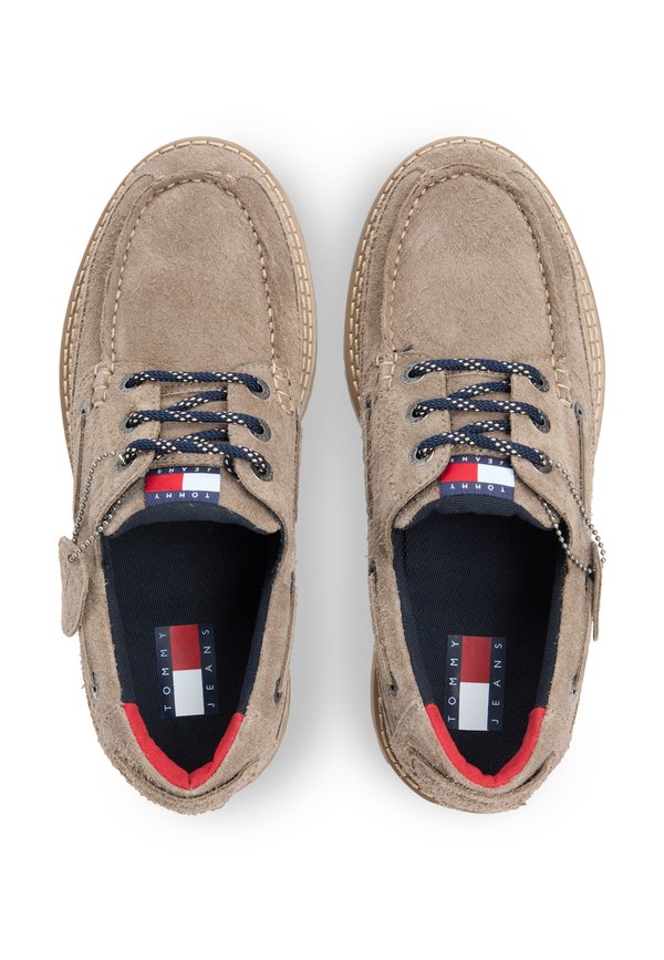 Tommy Jeans ARCHIVE CLEAT TEXTURED SUEDE BOAT SHOES