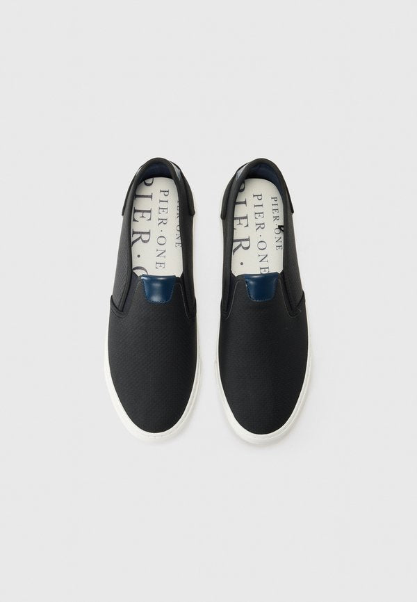 Pier One by Zalando