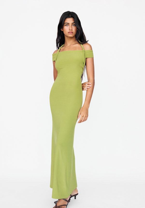 PULL&BEAR HALTER NECK WITH KNOT