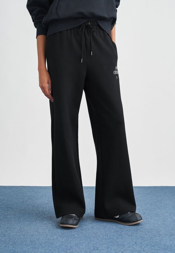 Nike Sportswear PANT - Tracksuit bottoms - black