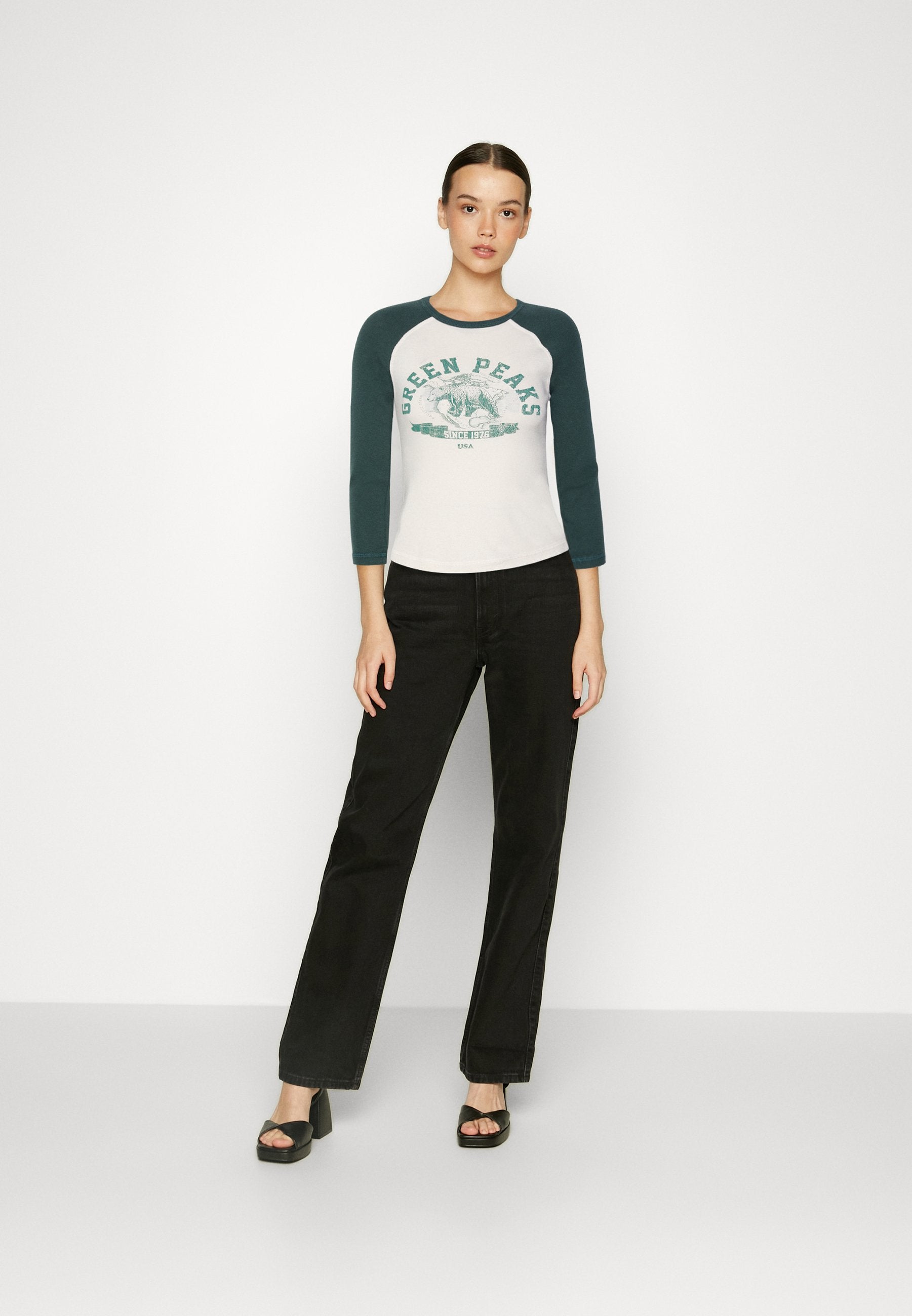 BDG Urban Outfitters RAGLAN SPORTS