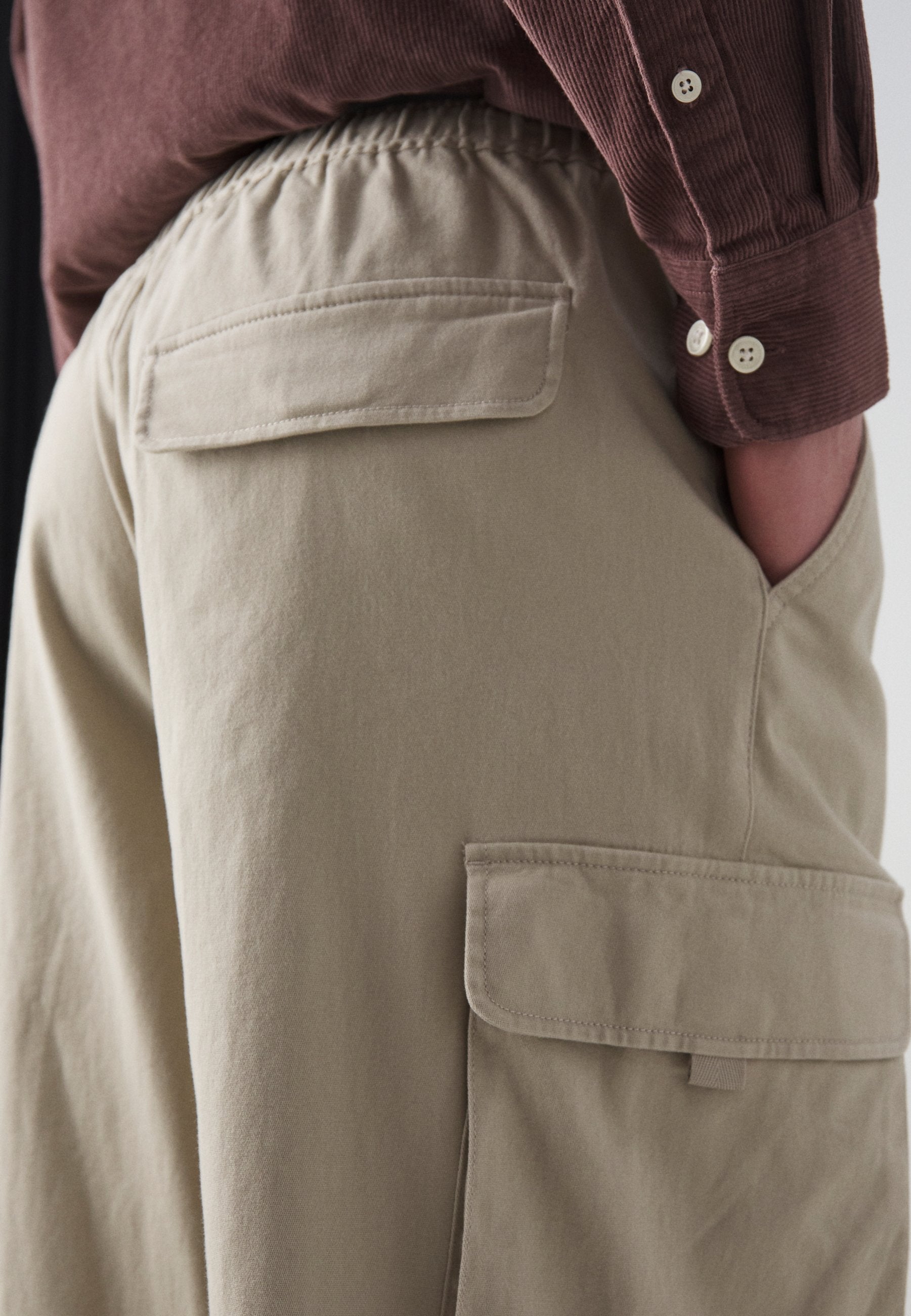 ONSKAZI LOOSE PARACHUTE PANT Media 7