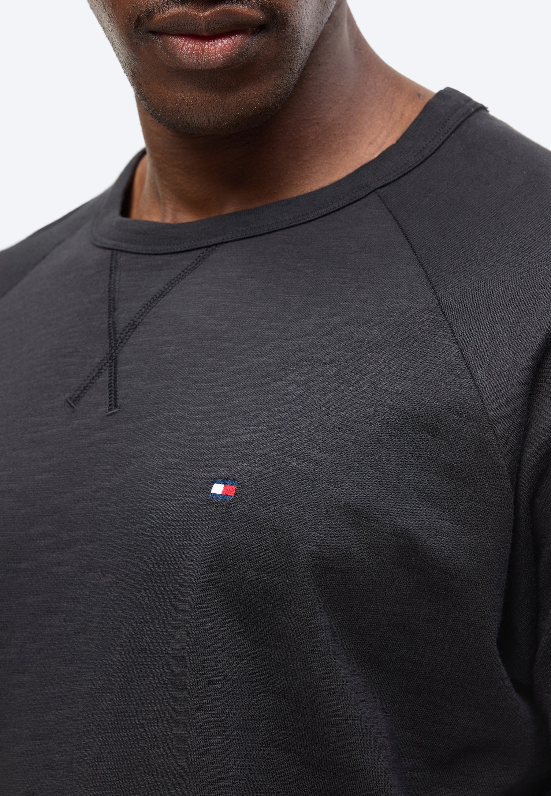 EVERYDAY ESSENTIALS TEE Media 8
