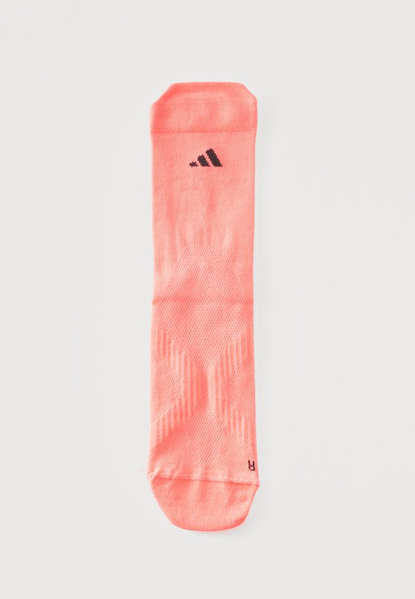 adidas Performance RUN CREW UNISEX - Sports socks - coral