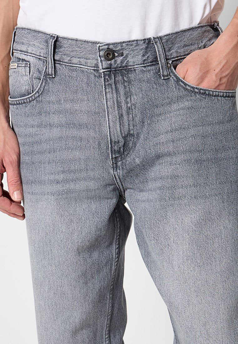 Lindbergh Loose Jeans Media 6