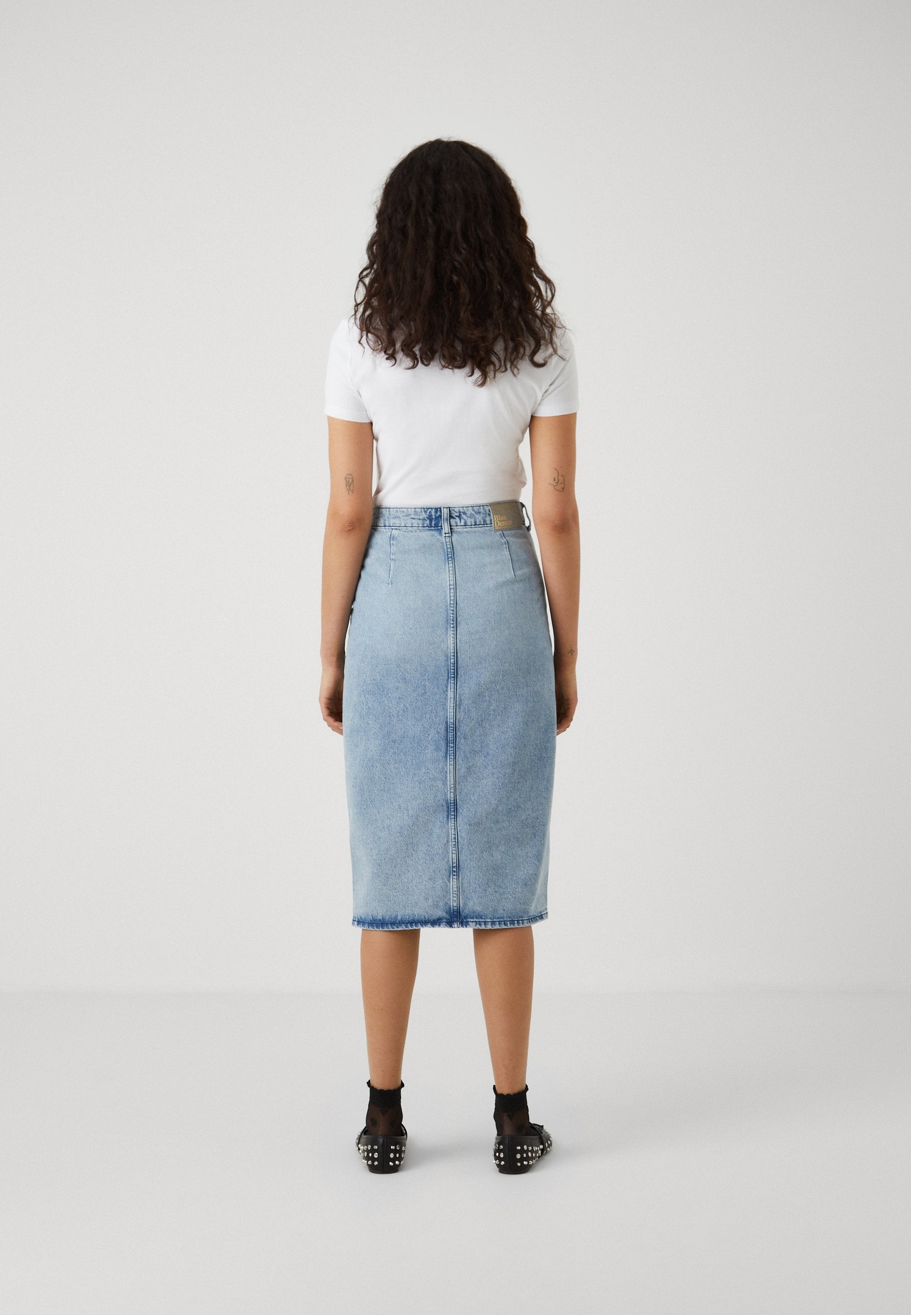 ONLLILIAN POCKET MIDI SKIRT  Media 4