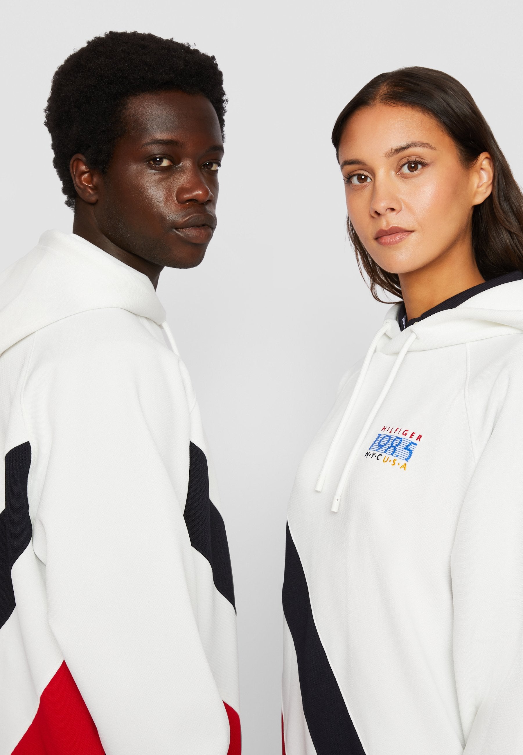 EXCLUSIVE UNISEX HILFIGER TEAM STRIPE HOODIE Media 6