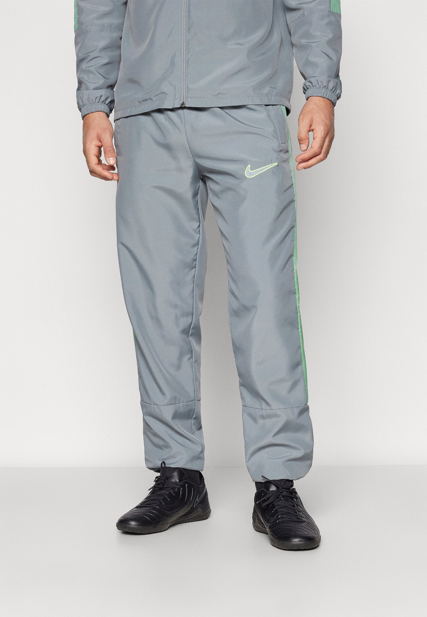 Nike Performance