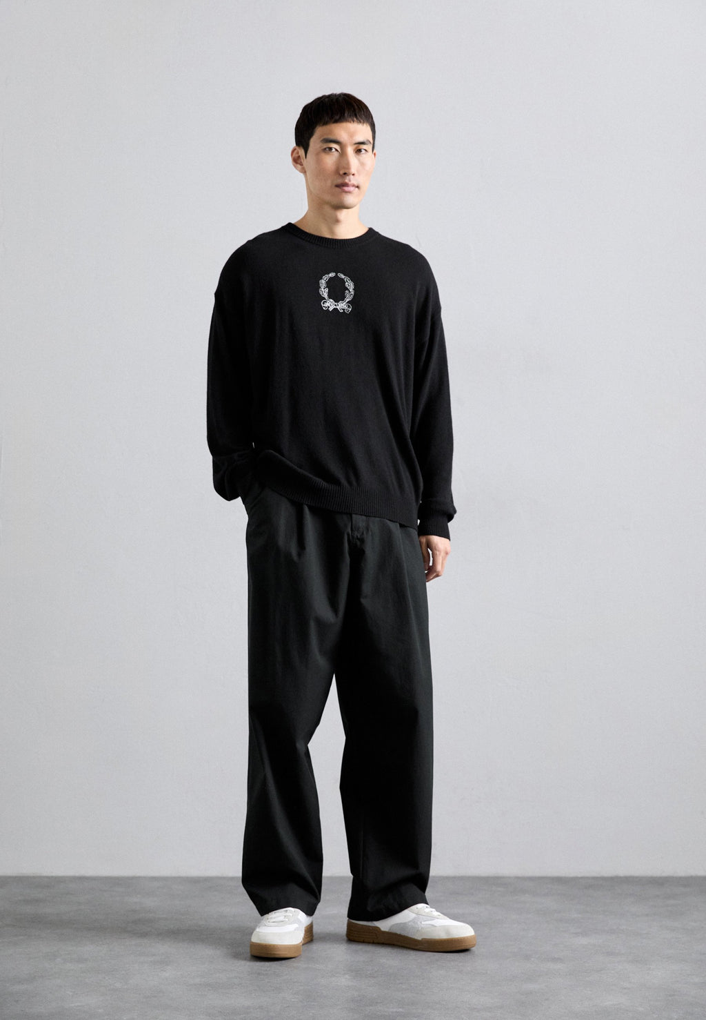 MOSCHINO LAUREL CROWN LOGO