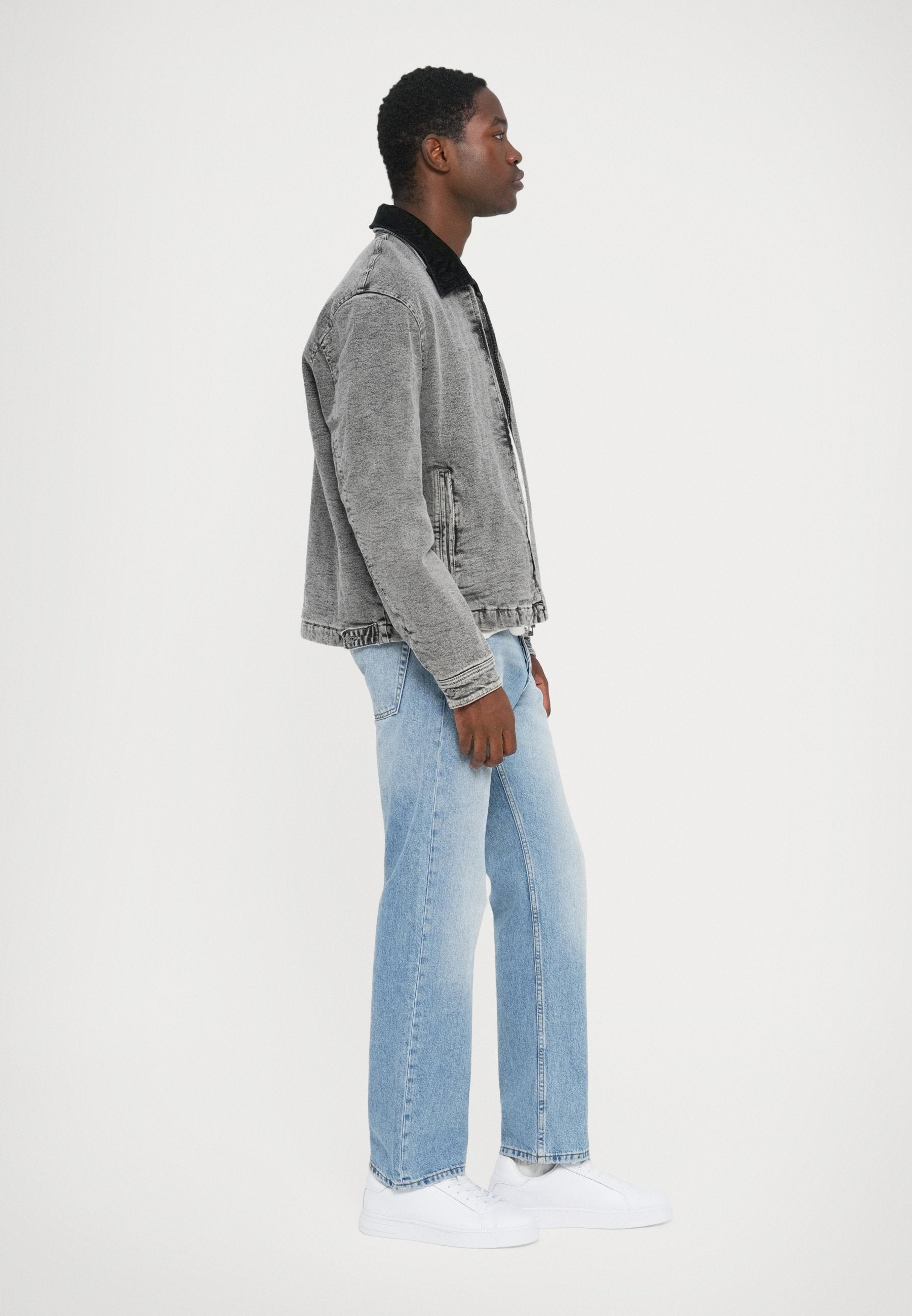 BLOUSON Media 6
