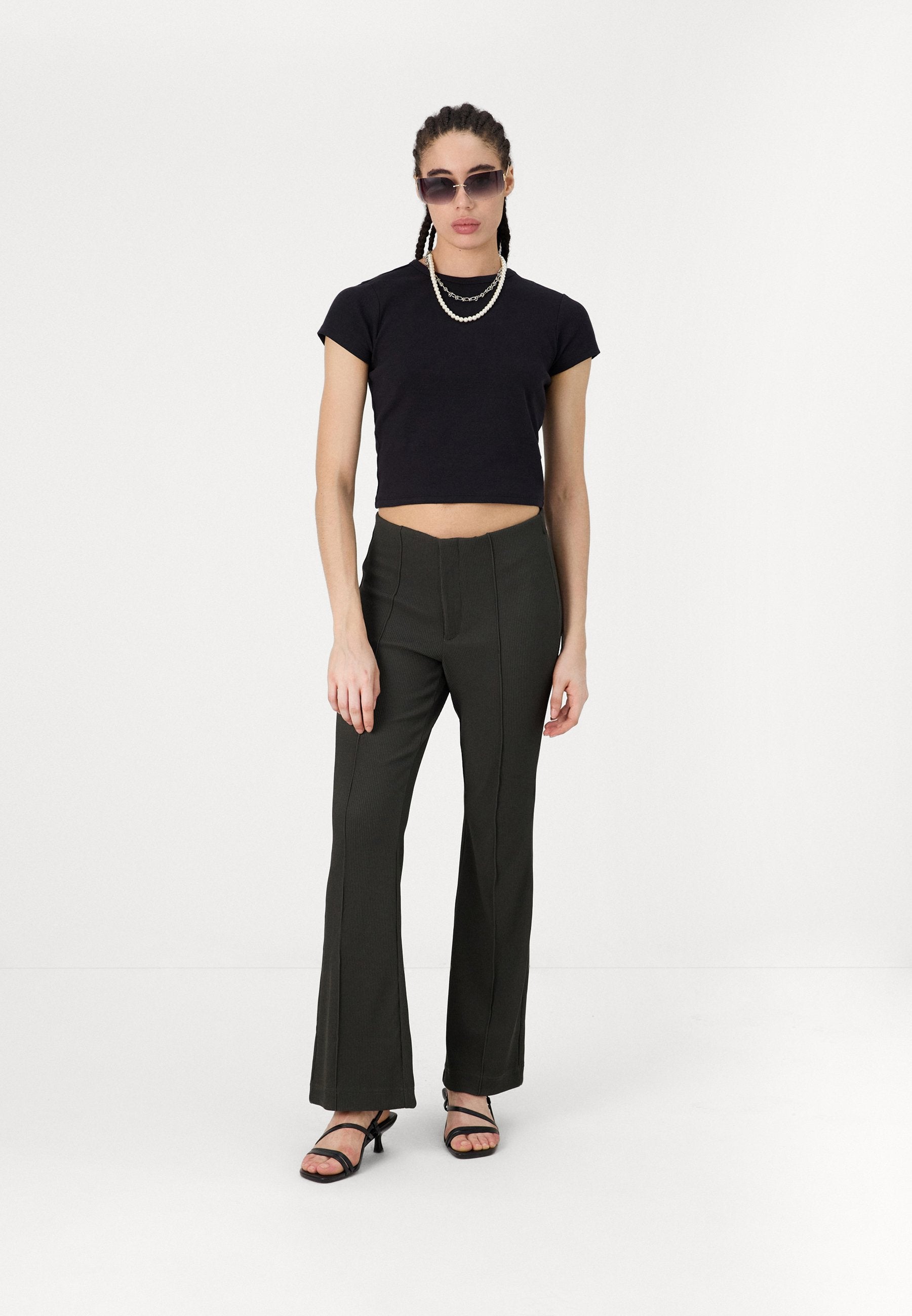 ONLSALLY Flared Fit Media 2