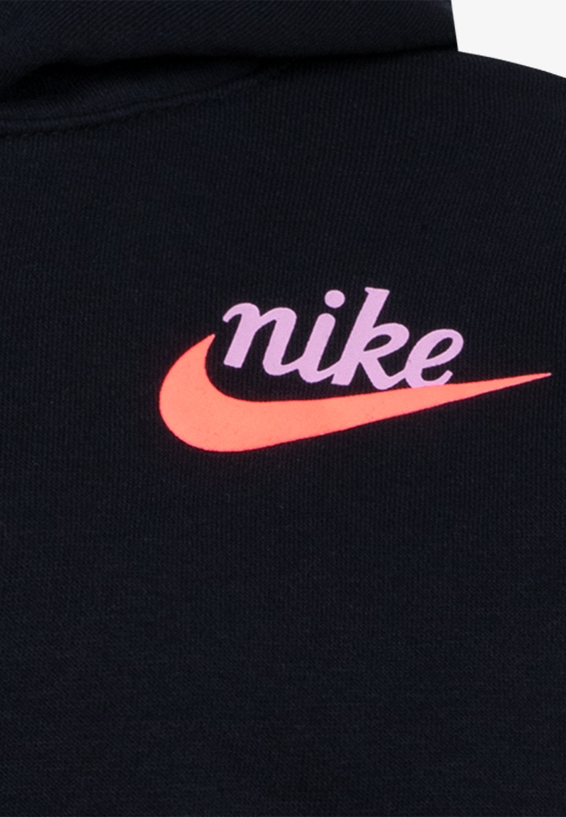 Nike Sportswear NEW IMPRESSIONS