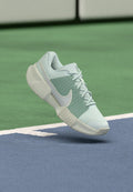 Nike Performance GP CHALLENGE PRO - Multicourt tennis shoes - steam/white/barely green/sea glass