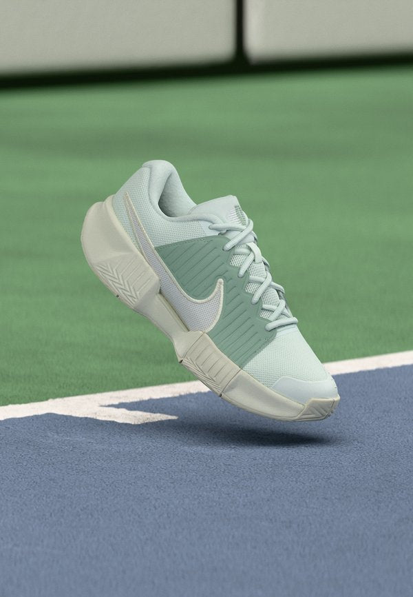 Nike Performance GP CHALLENGE PRO - Multicourt tennis shoes - steam/white/barely green/sea glass
