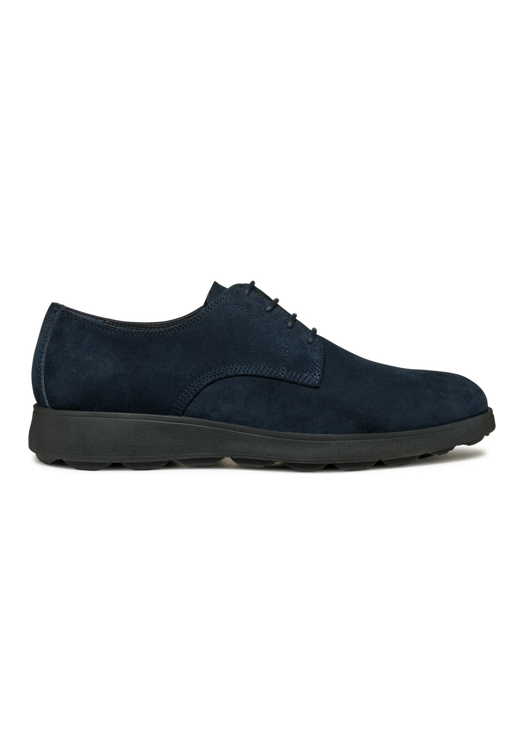 Marineblaues Wildleder-Schnürschuh mit runder Zehenpartie, glatter Textur und einer Gummisohle mit gemustertem Profil für besseren Halt.