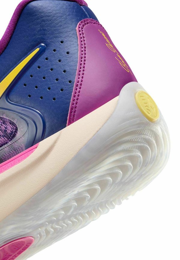 Nike Performance