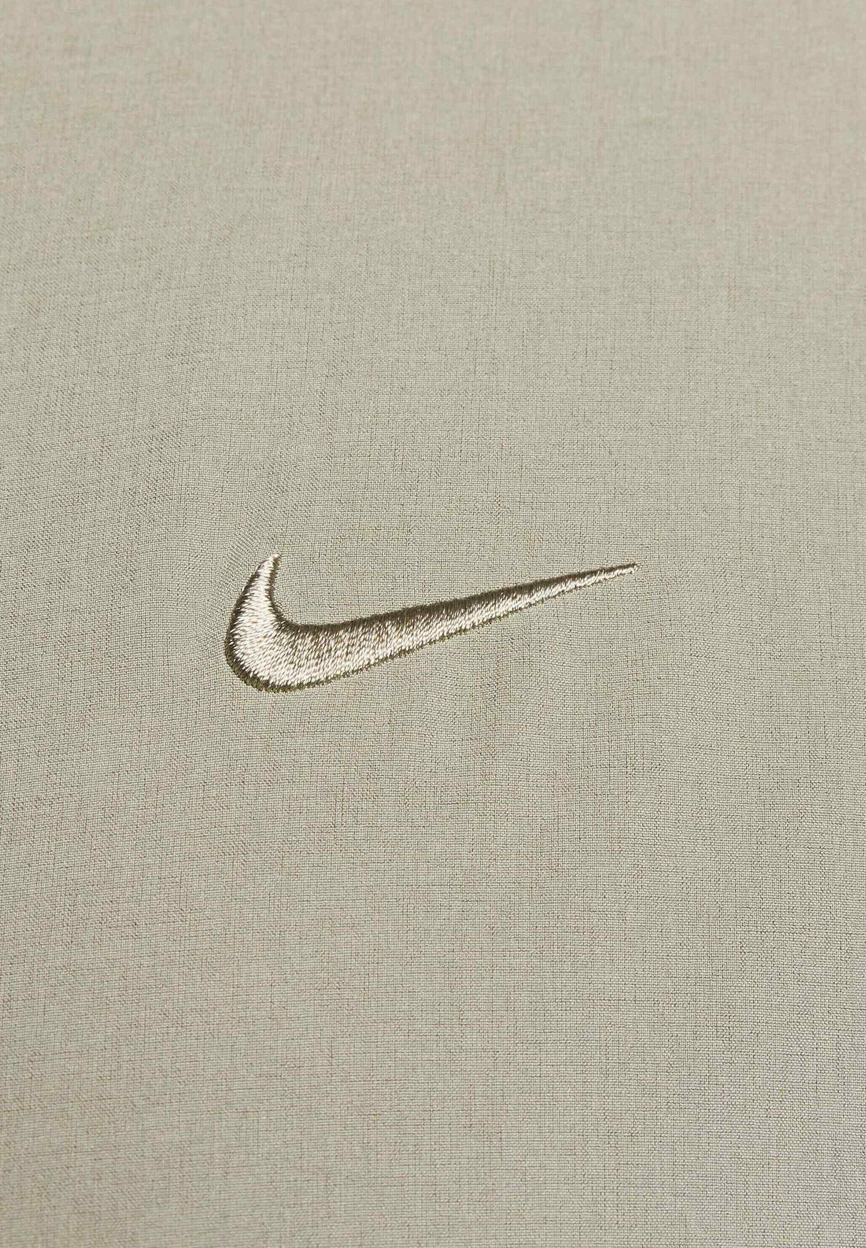 Nike Performance UNLIMITED