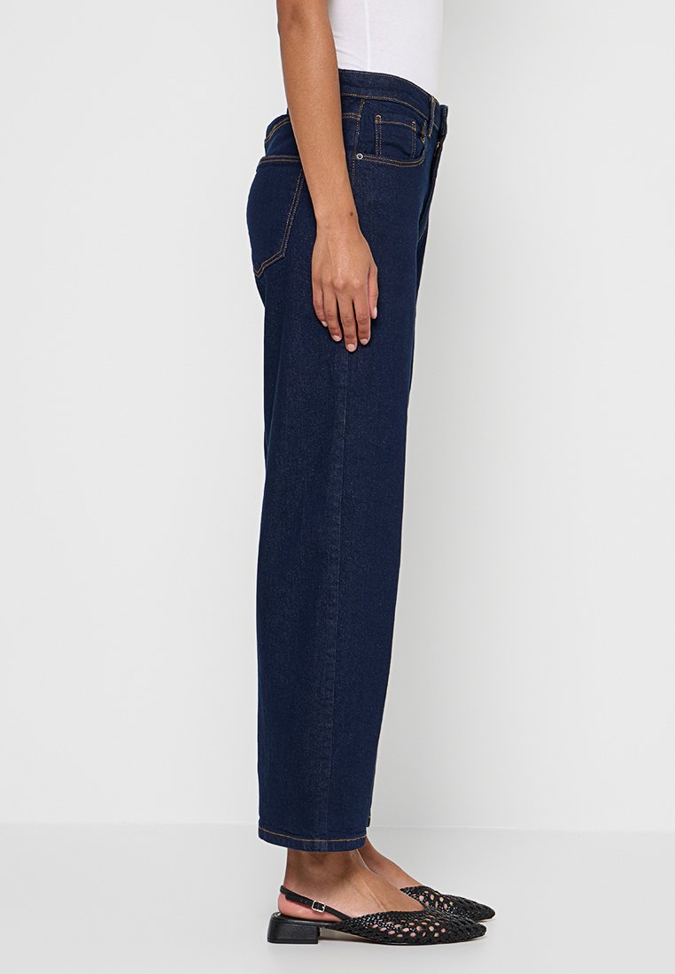 ONLY Petite Flared Jeans Media 2