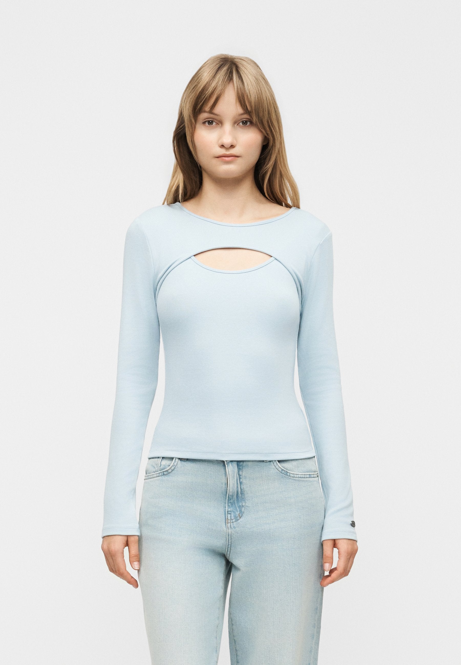 GAP LOGO CUT OUT TEE