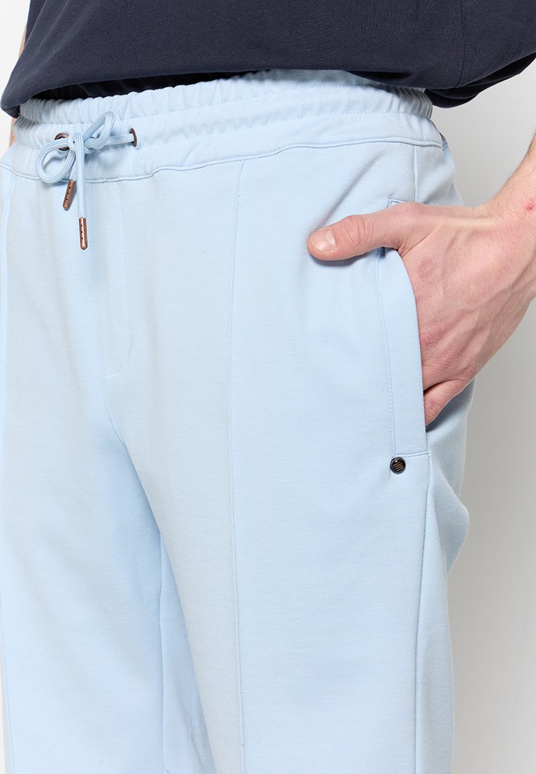 NO EXCESS Shorts Media 4