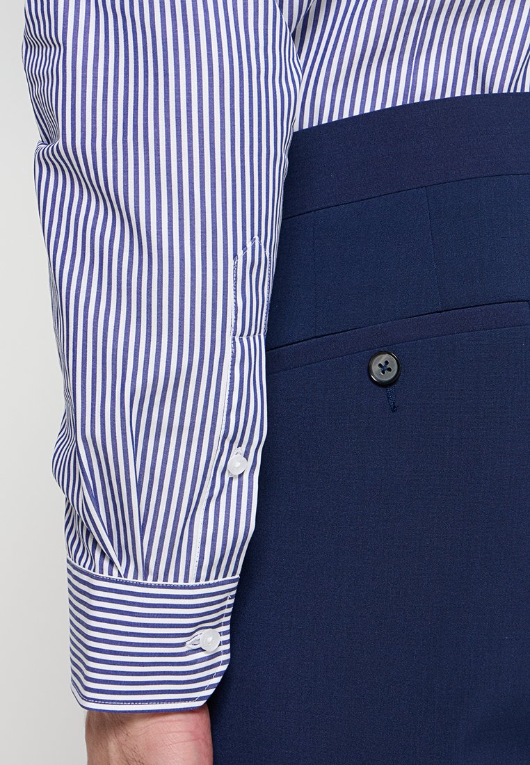 Michael Kors SLIM FIT