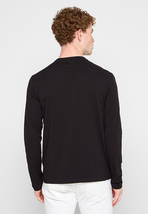 EA7 Emporio Armani