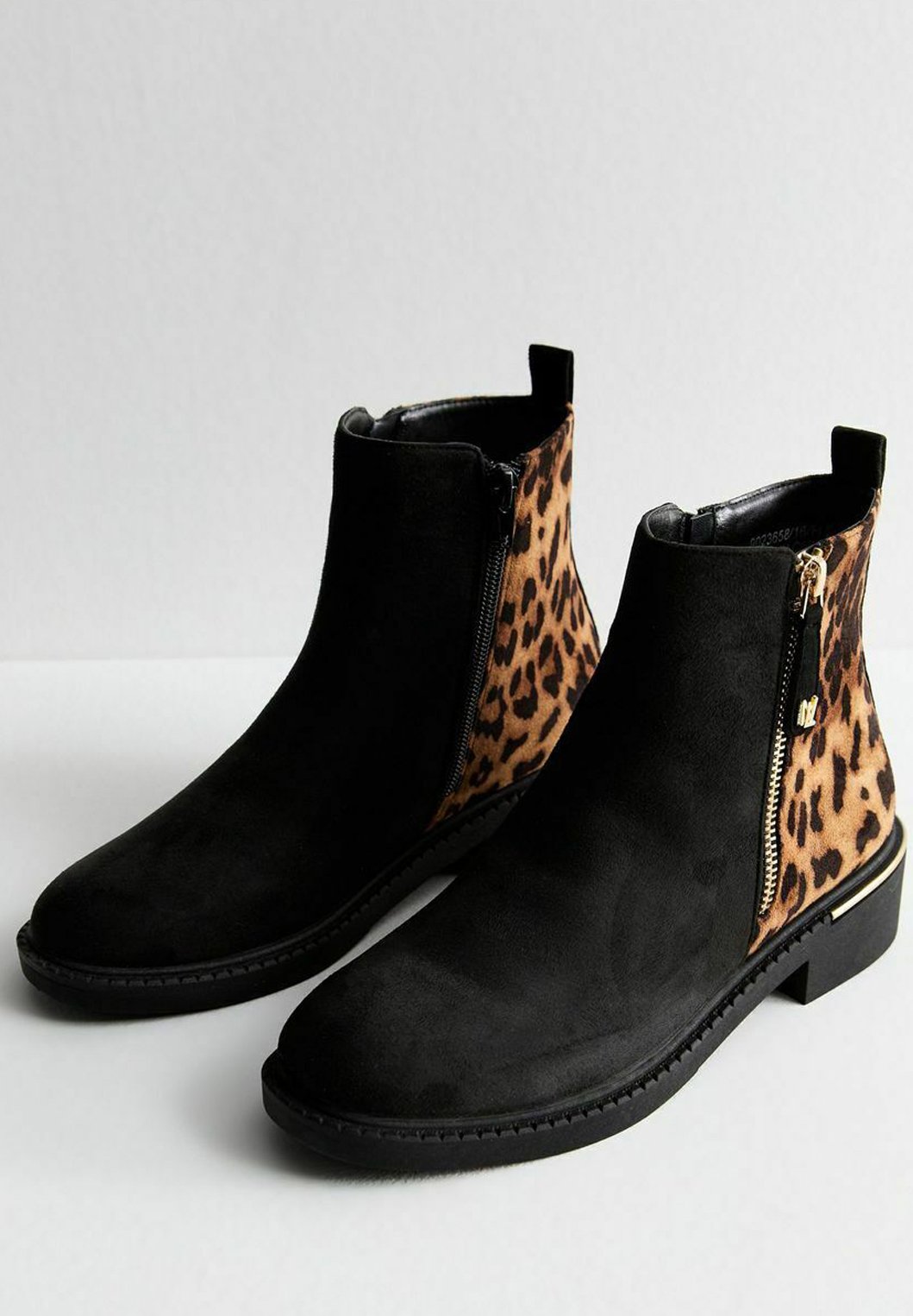 New Look SUEDETTE LEOPARD