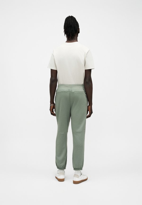 Calvin Klein  ICON SPORT