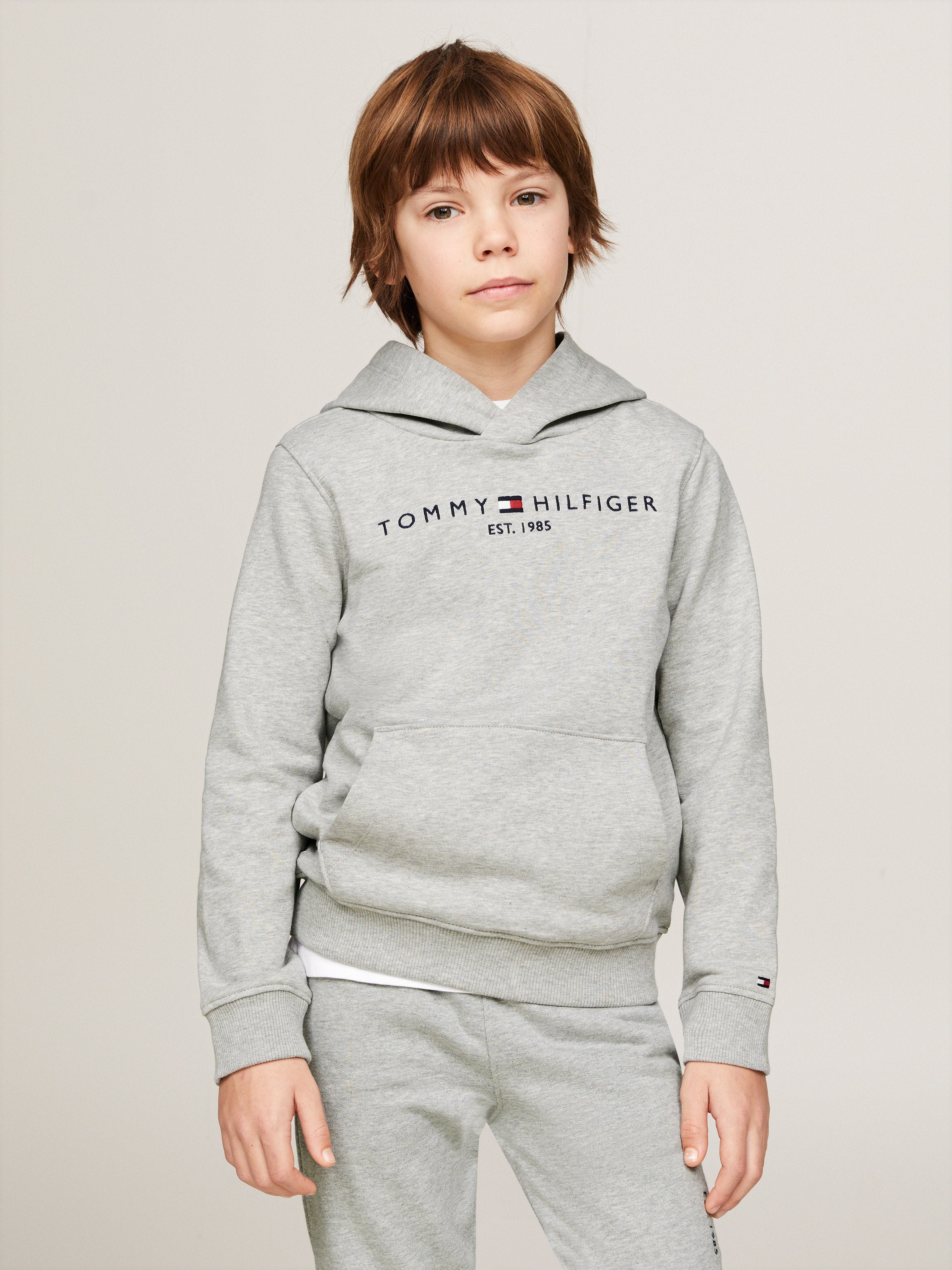 ESSENTIAL HOODIE UNISEX Media 3