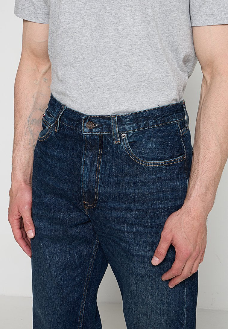 REGULAR FIT Media 4