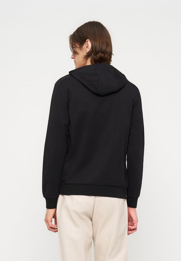EA7 Emporio Armani