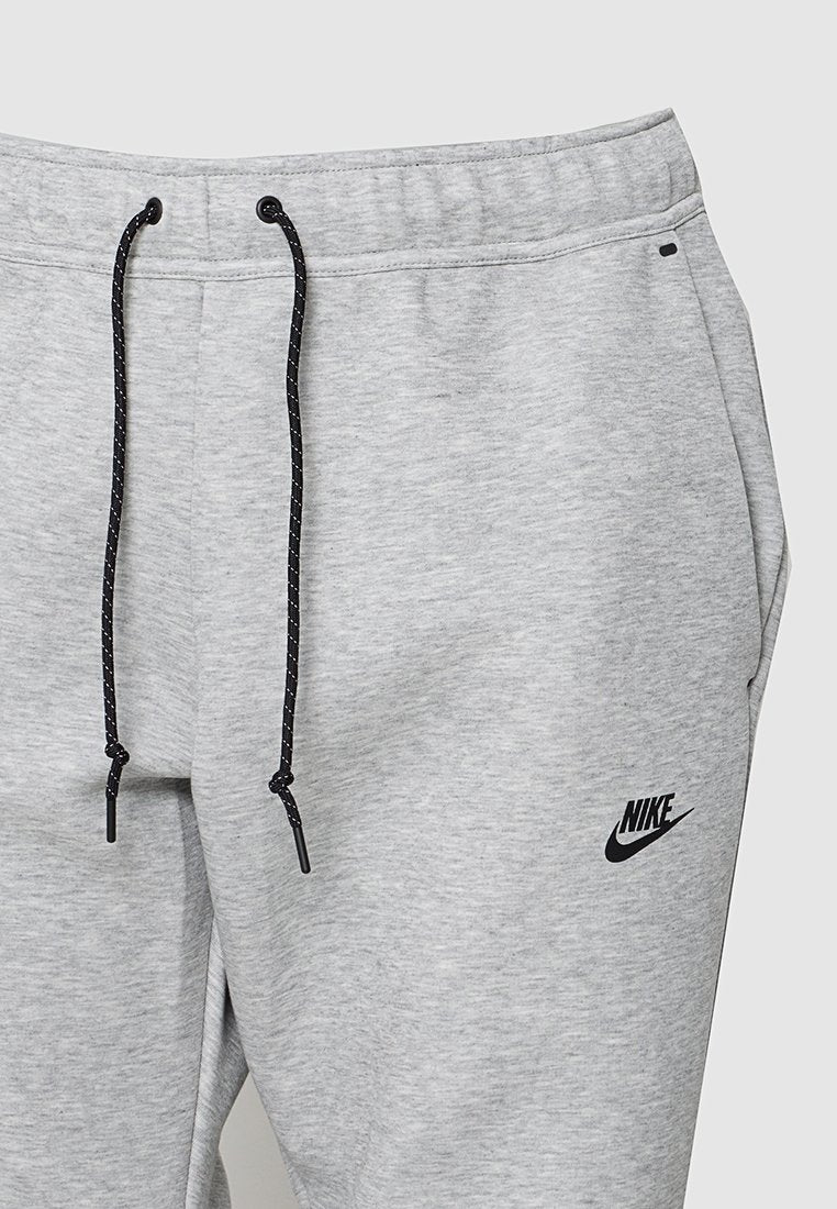 Nike Sportswear REGULAR FIT