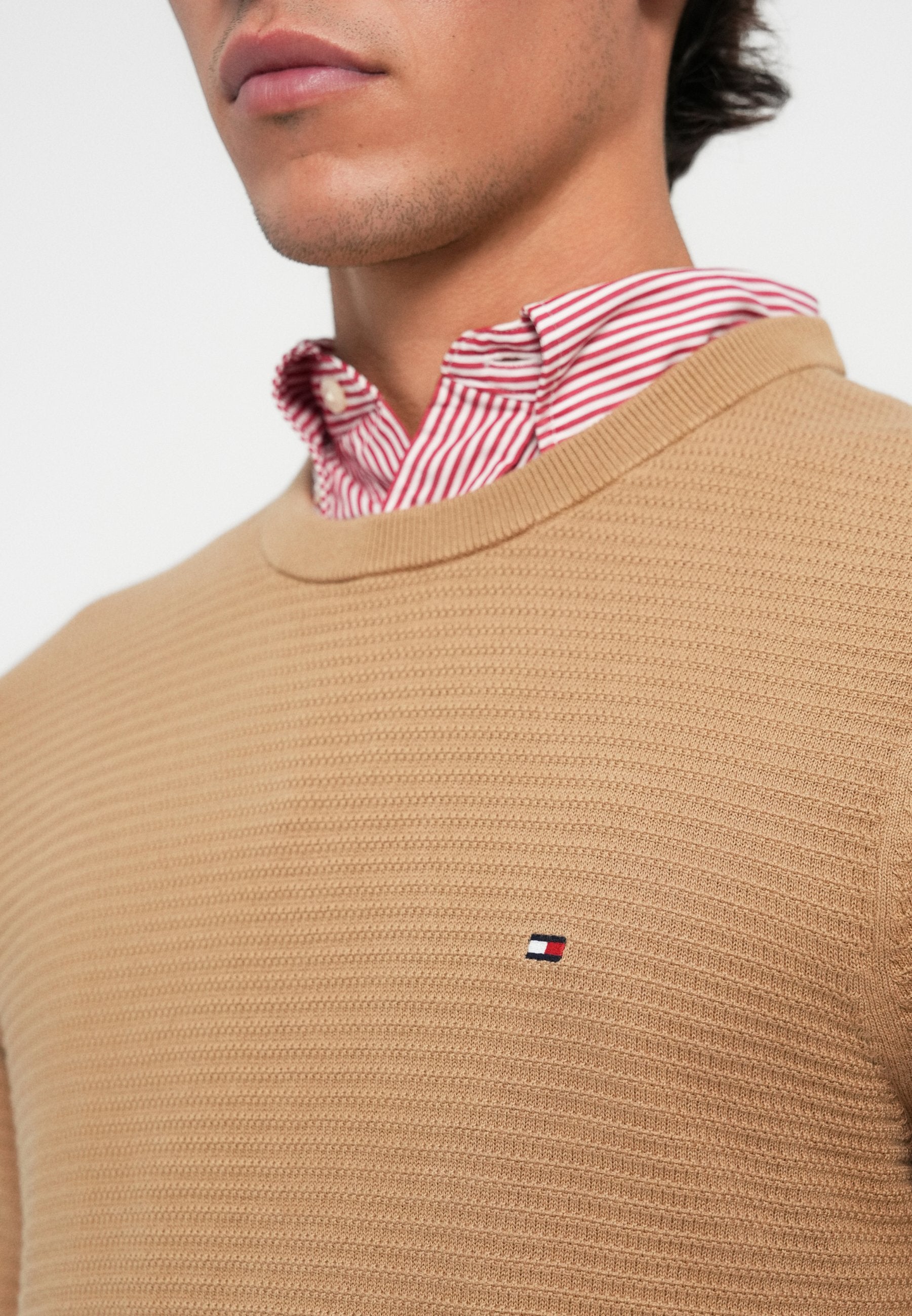 TEXTURED KNIT CREW NECK JUMPER Media 6