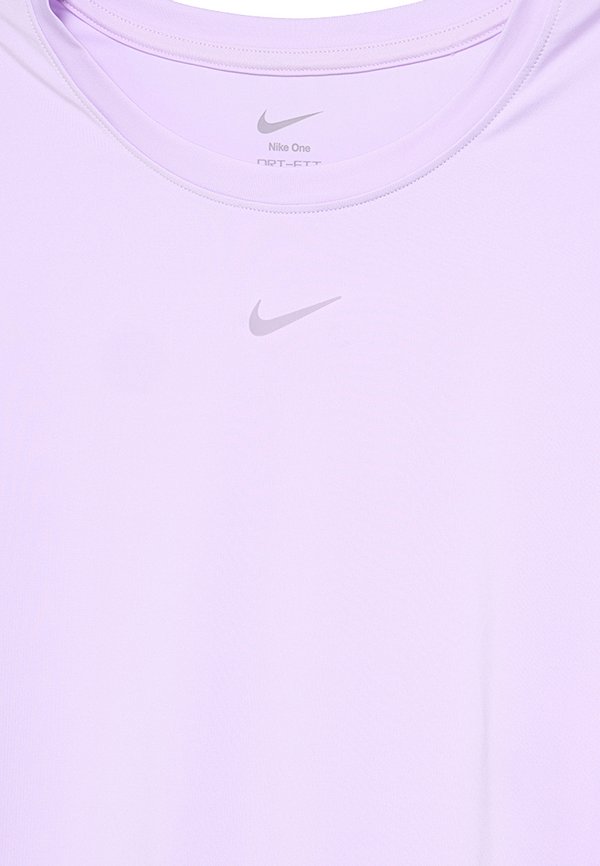 Nike Performance