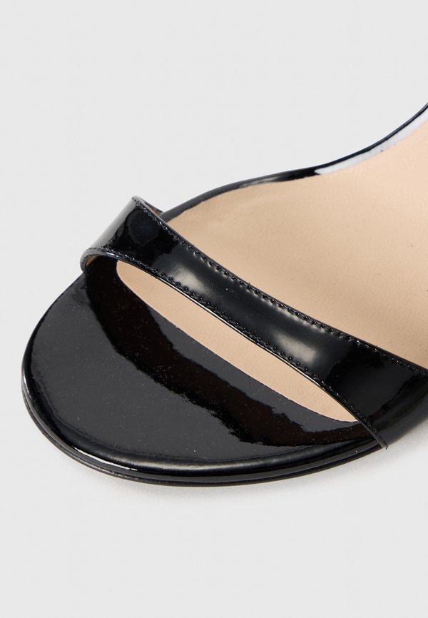 Stuart Weitzman BABETTE 85
