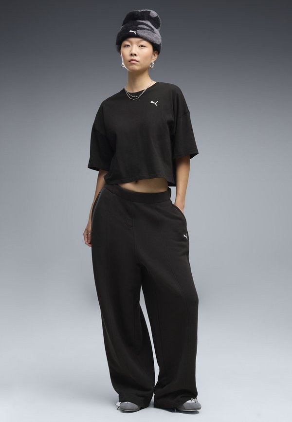 Puma ESSENTIALS SLOUCHY PINTUCK OVERSIZED HOSE - Tracksuit bottoms - black