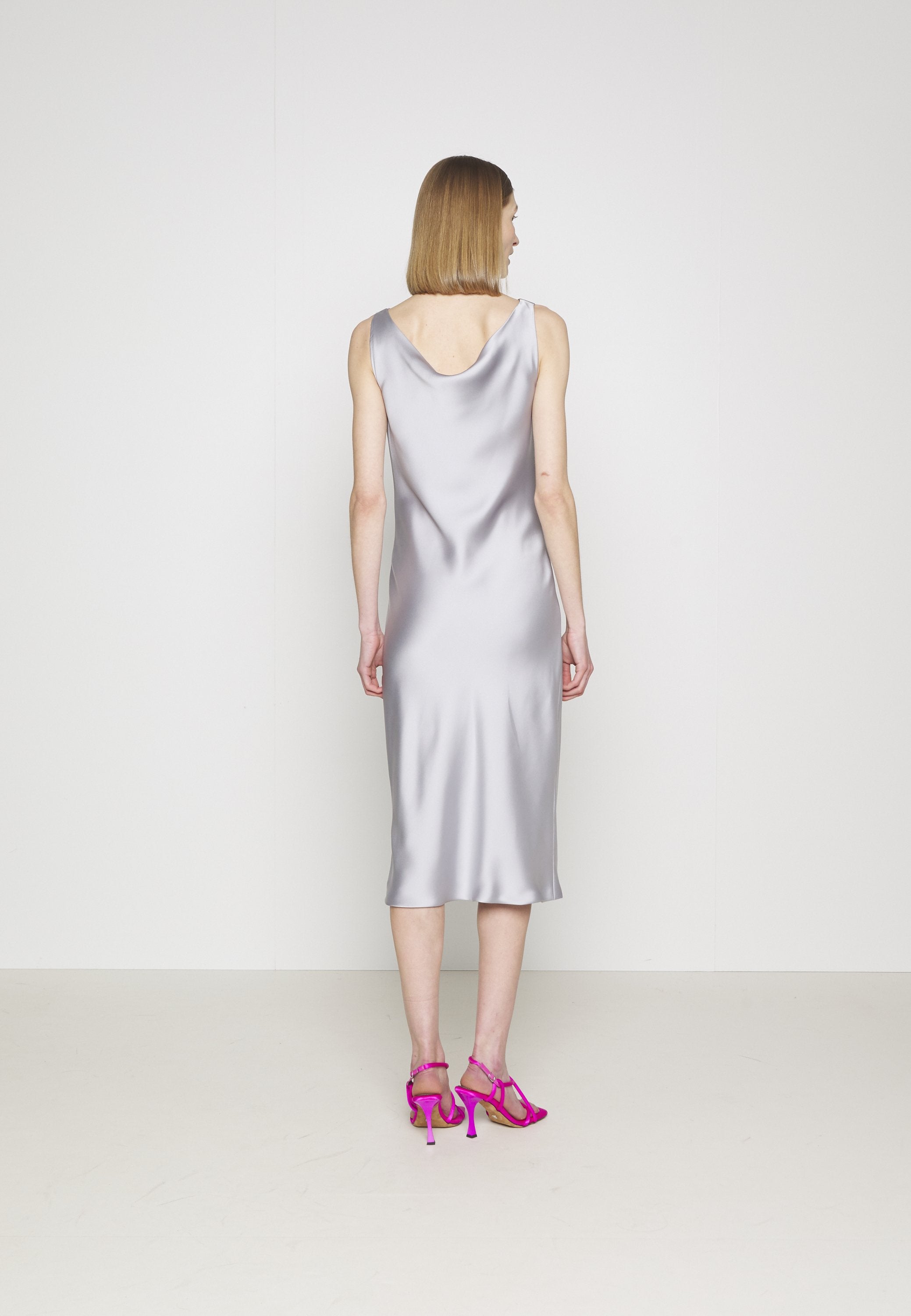Norma Kamali MARIA DRESS TO MIDCALF