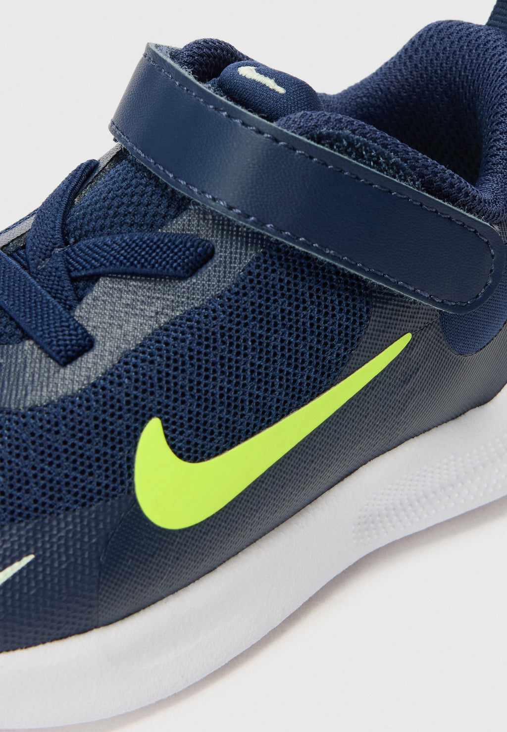 Nike Performance REVOLUTION 7