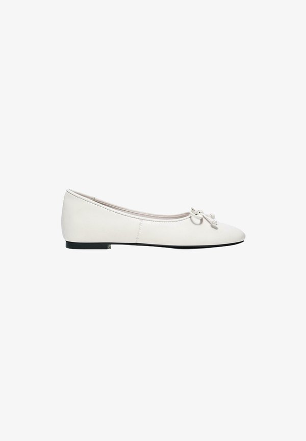 Bershka BOW FLATS - Ballet pumps - white