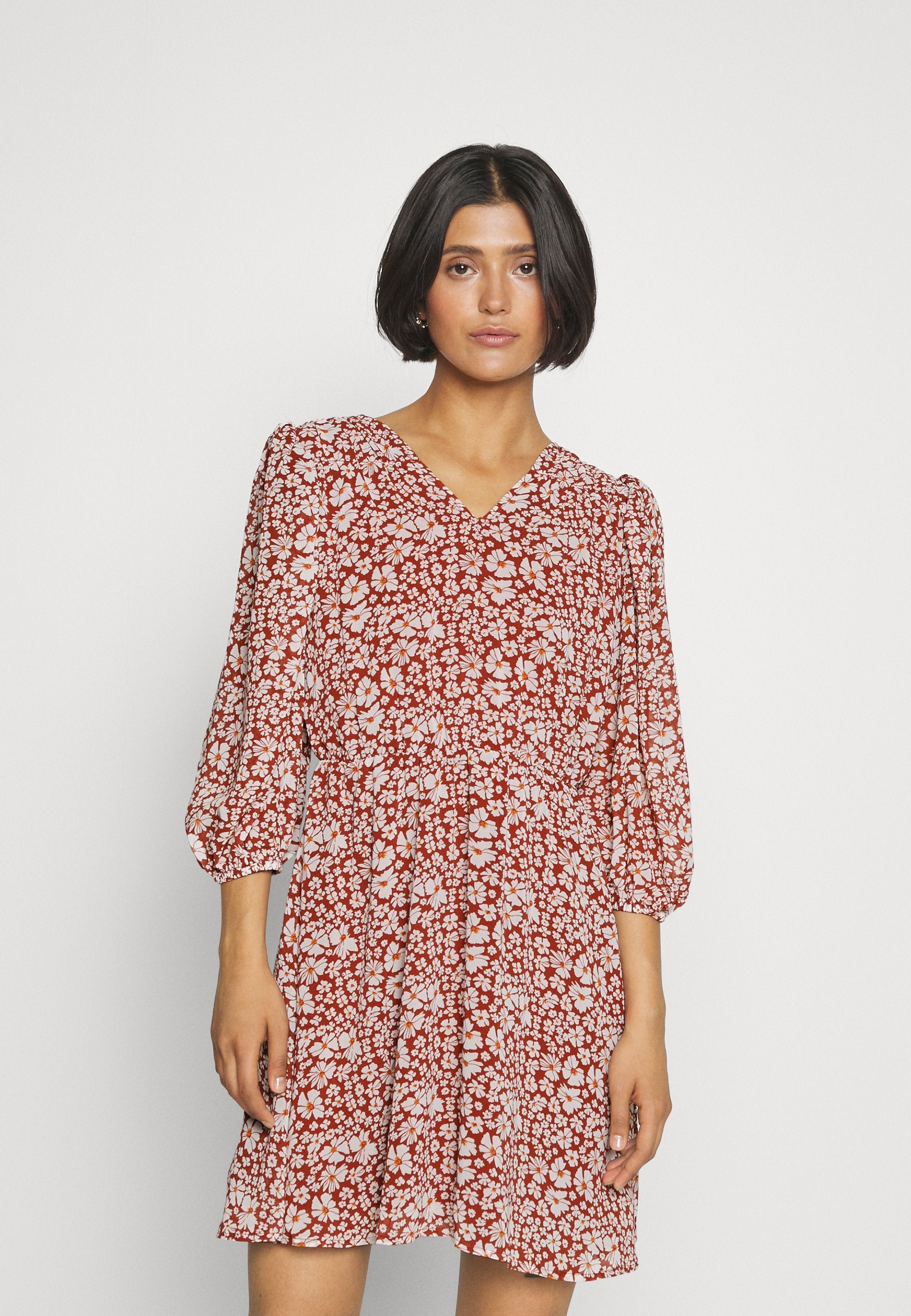 ONLCITTY 3/4 V NECK DRESS  Media 3