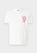 Weißes Baumwoll-T-Shirt mit einem pinken Grafikdesign eines Hotdogs auf der linken Brust. Rundhalsausschnitt mit kurzen Ärmeln.