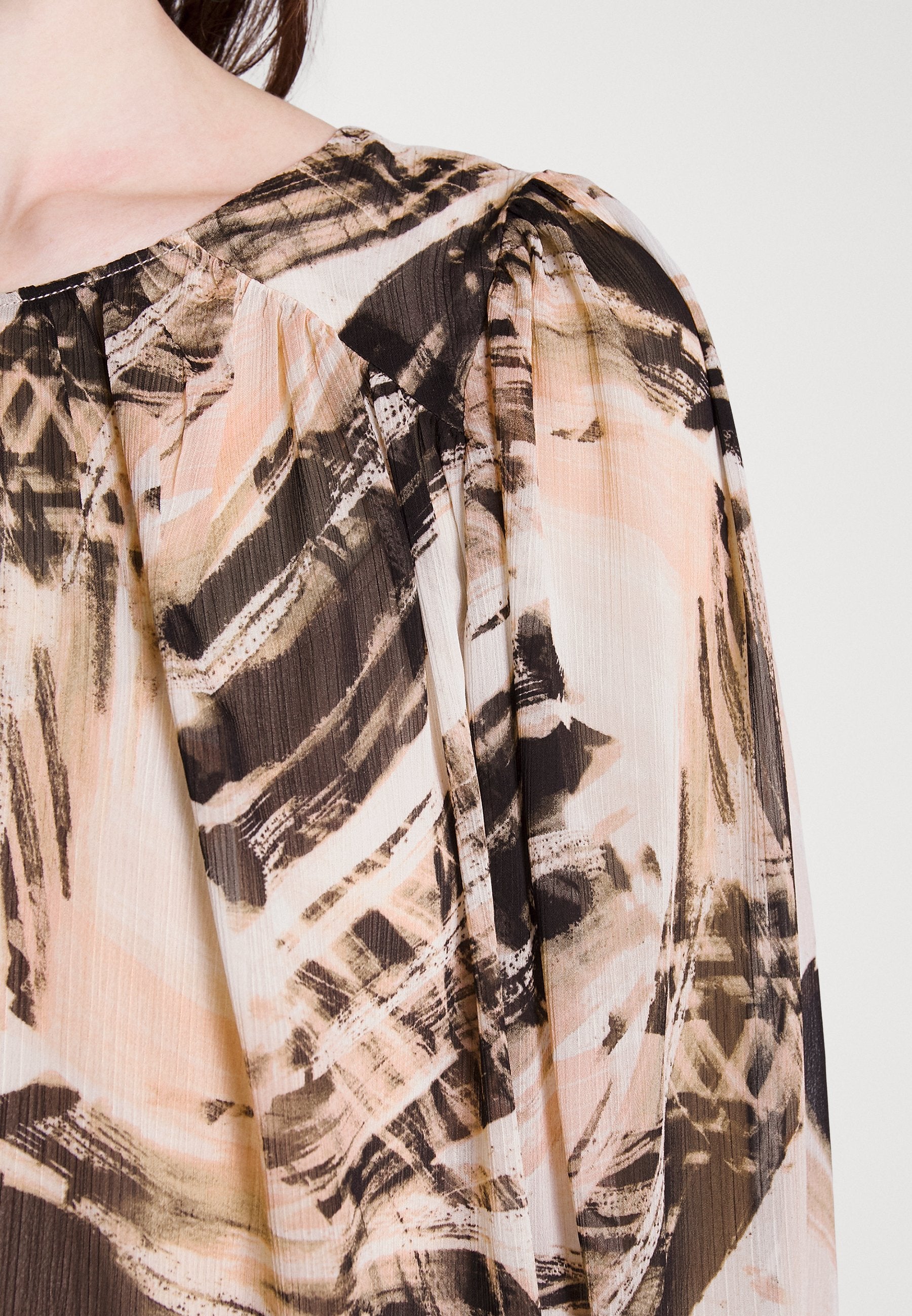 DKNY PEASANT BLOUSE
