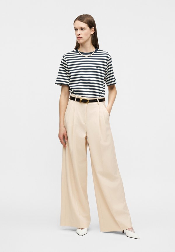 Weekend Max Mara ASTA